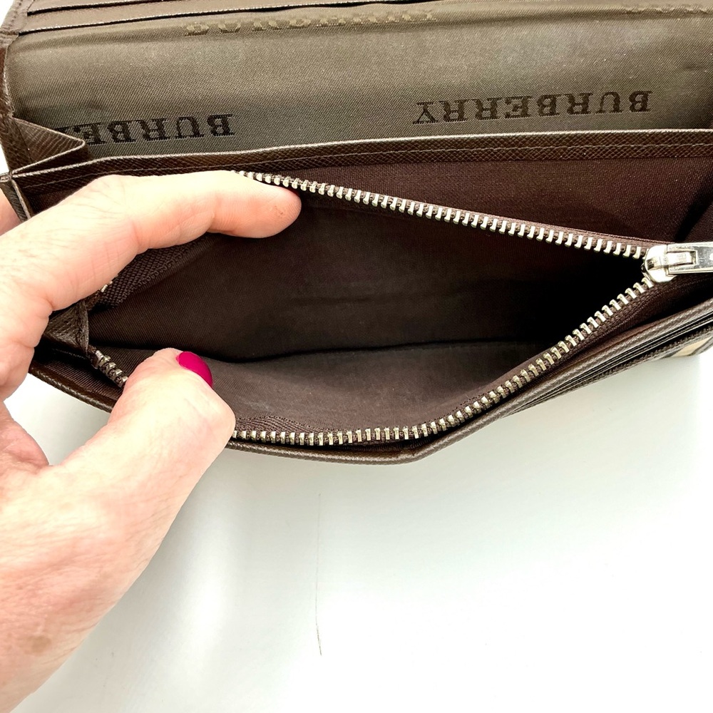 Burberry Beige Nova Check Continental Wallet-COA included - Picture 4 of 4